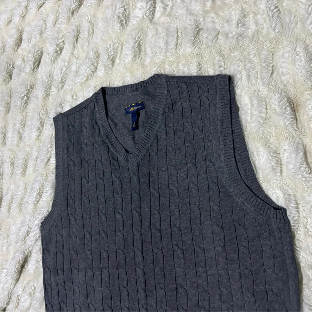 CLUB ROOM Men’s Cable Knit V-Neck Sweater Vest - Picture 4 of 8